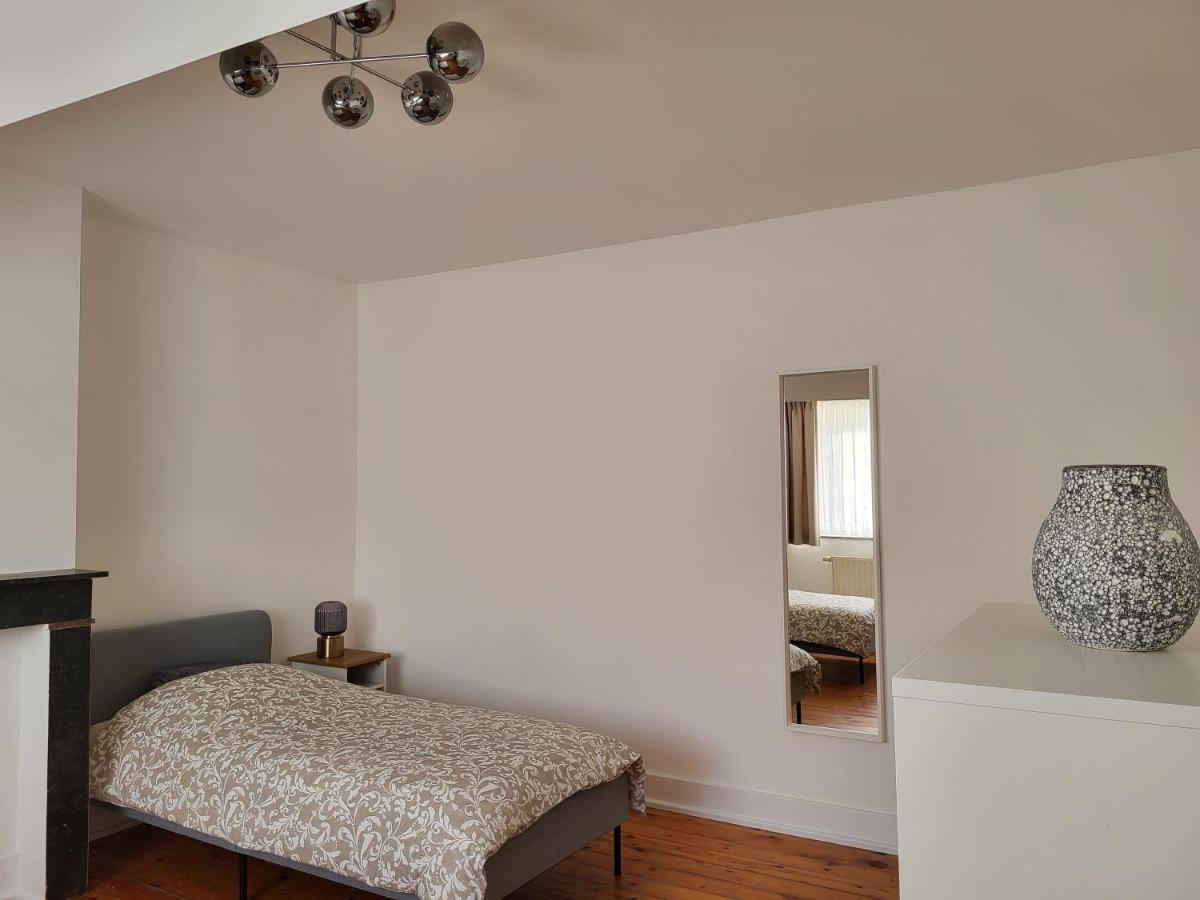Brussels Bed & Blockchain Private Rooms With Shared Bathroom Exterior foto