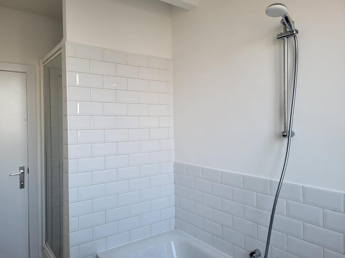 Brussels Bed & Blockchain Private Rooms With Shared Bathroom Exterior foto