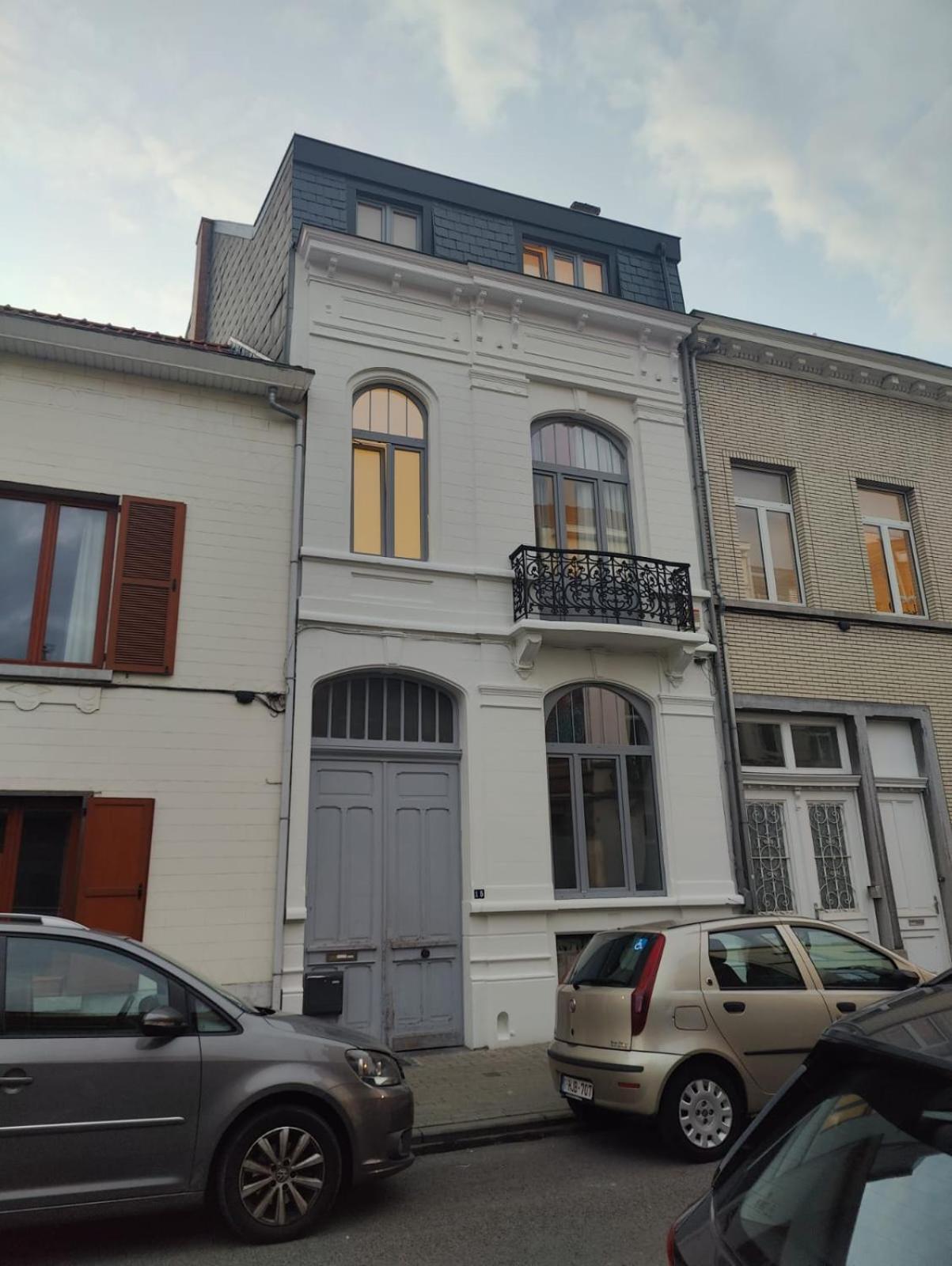 Brussels Bed & Blockchain Private Rooms With Shared Bathroom Exterior foto